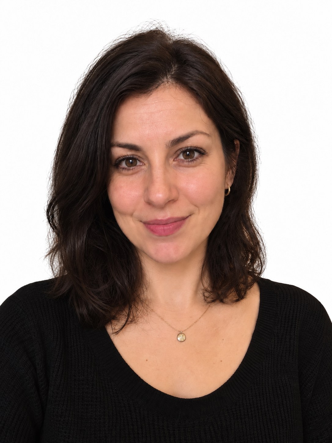Шаг 3 — голова ровно, кадр по плечи с полем сверху