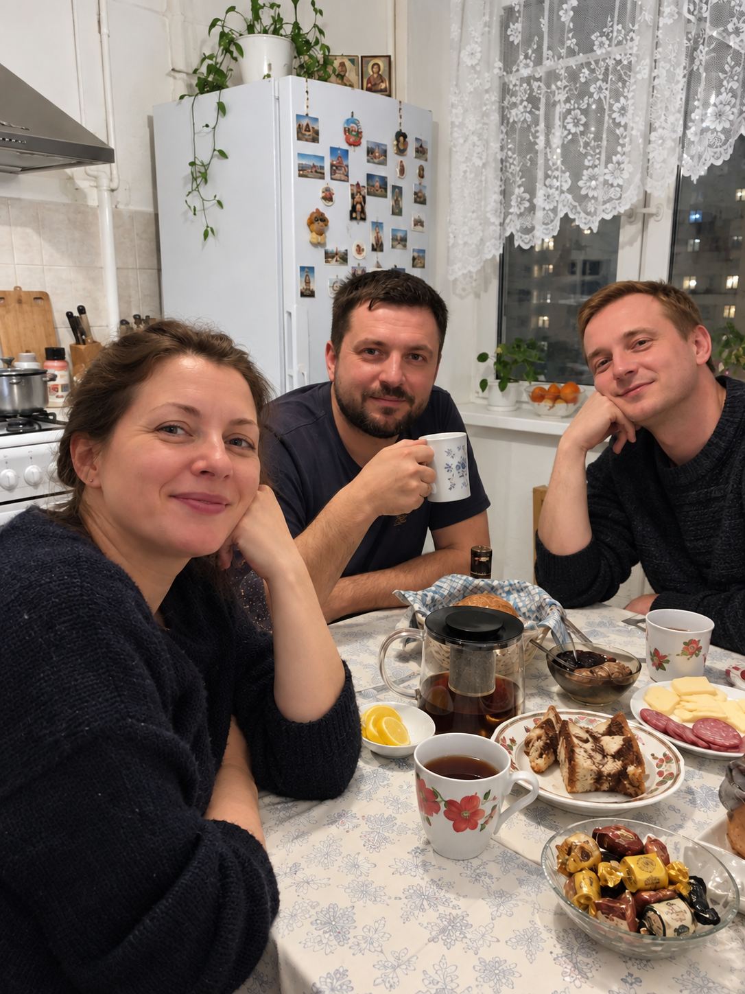 После — та же кухня с нейтральным балансом белого