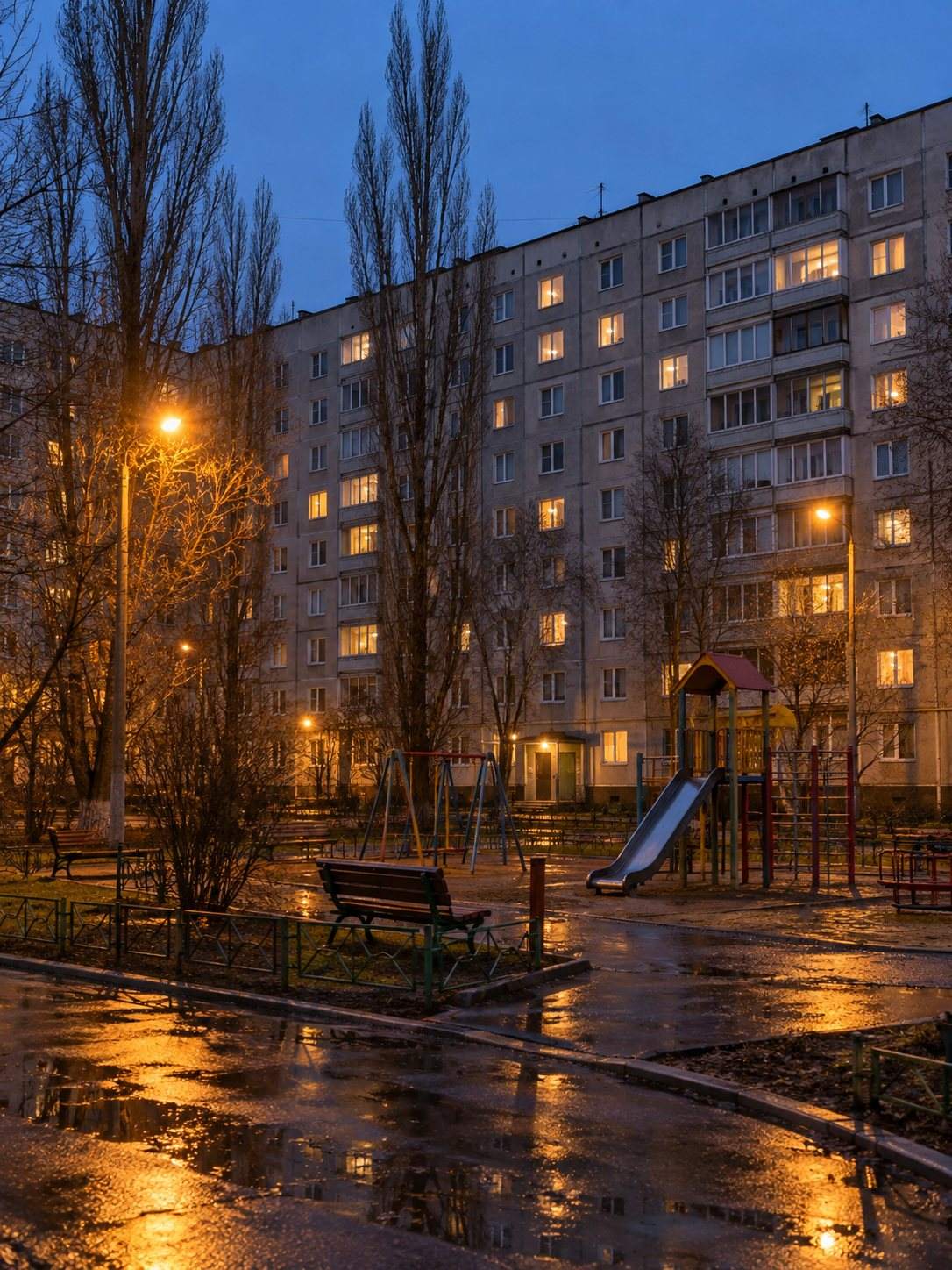 ИИ фоторедактор: смена времени суток на фото — вечерний двор вместо дневного