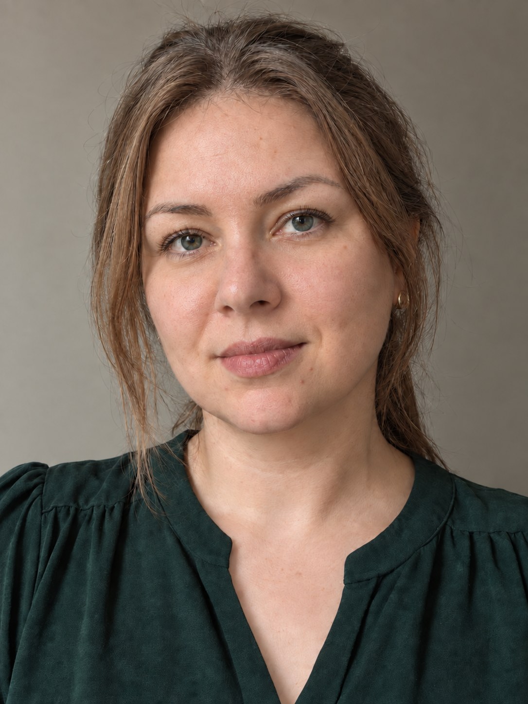 Шаг 3 — тени под глазами смягчены, лицо осталось своим