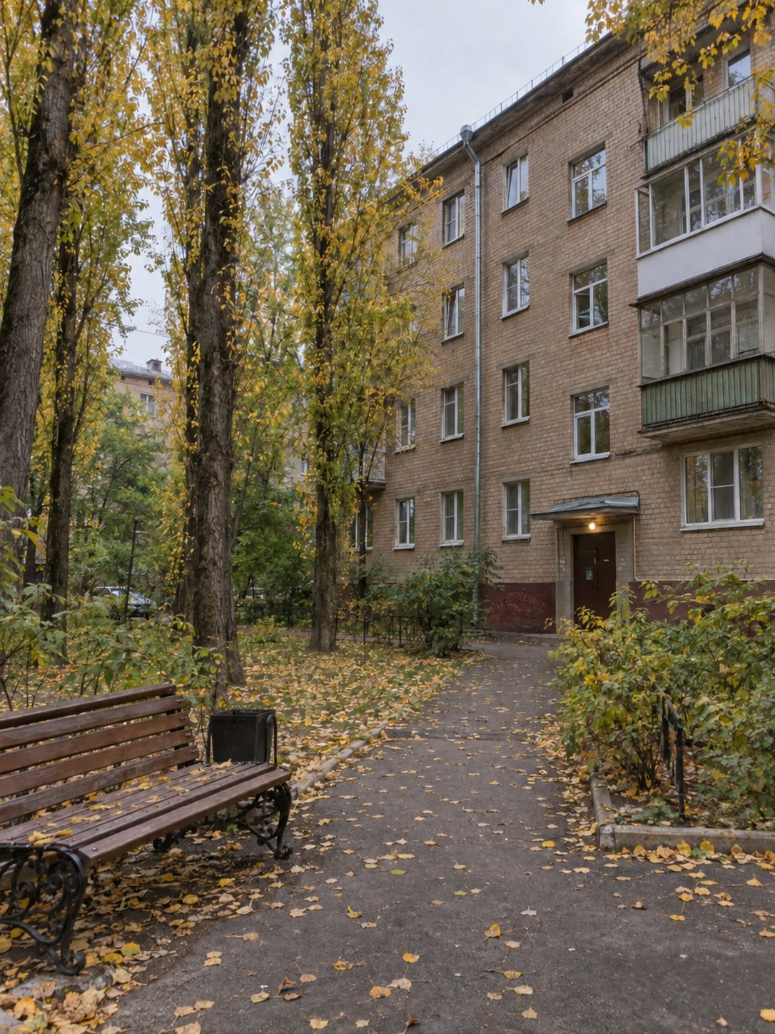 После — дата убрана, асфальт в углу однородный